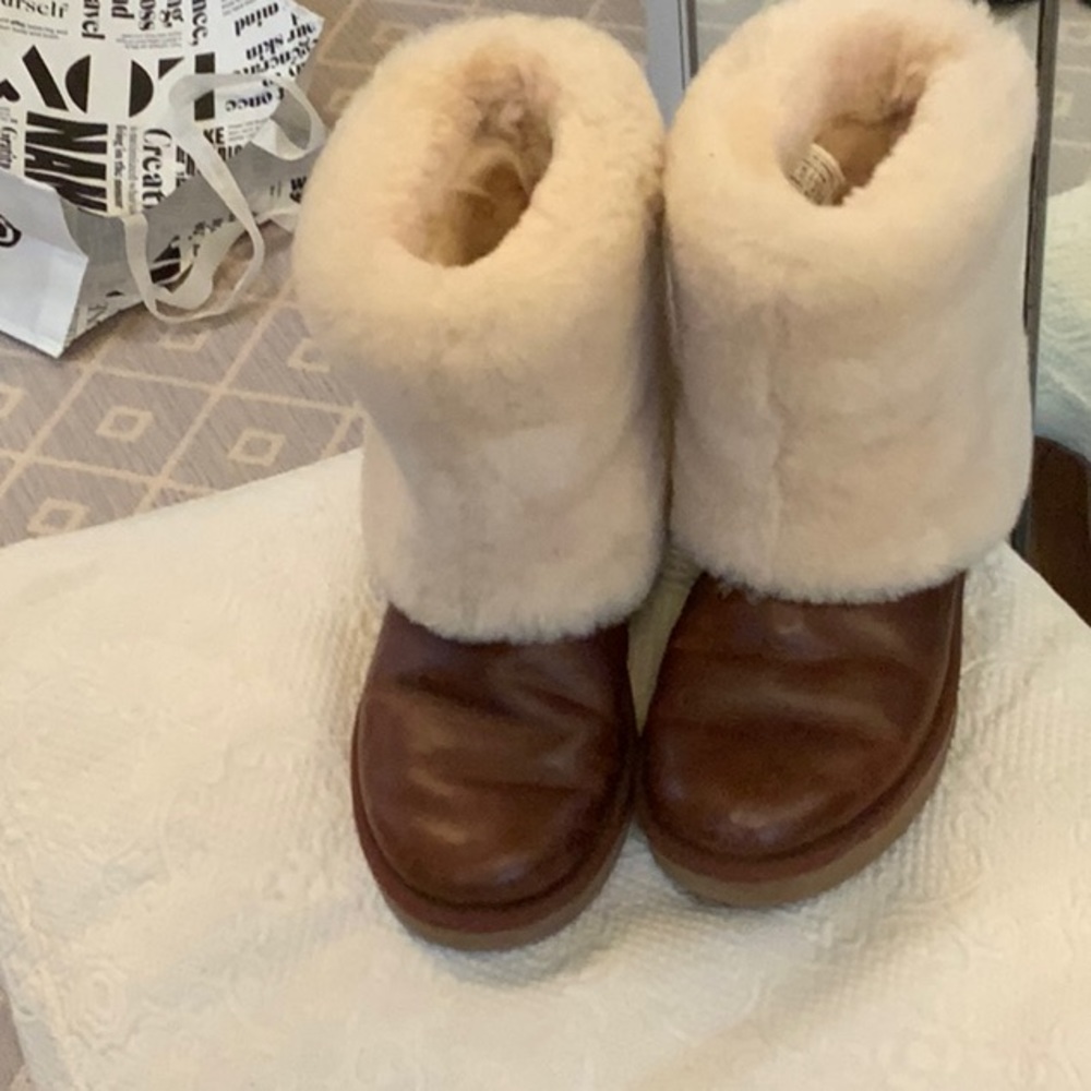 Ugg boots with shearling